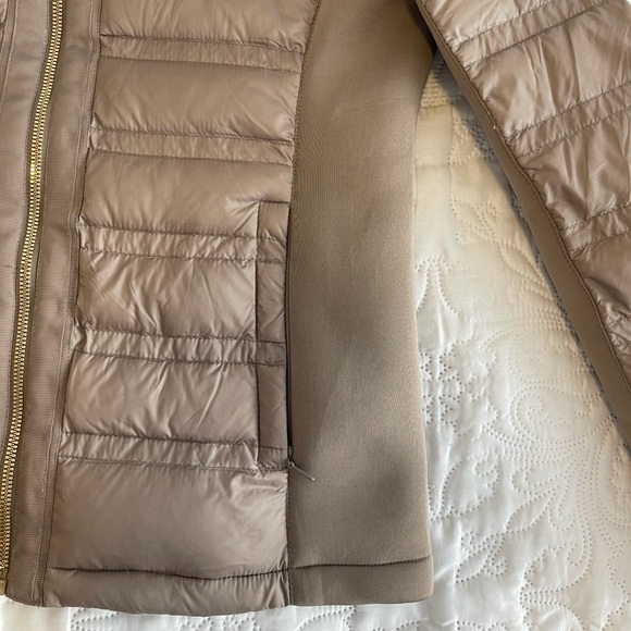 Michael Kors Beige Puffer Jacket Size Small - Picture 6 of 11
